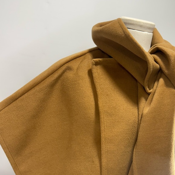 NWT Loft Sz XS luxuriously oversized wrap with removable scarf - Picture 8 of 12